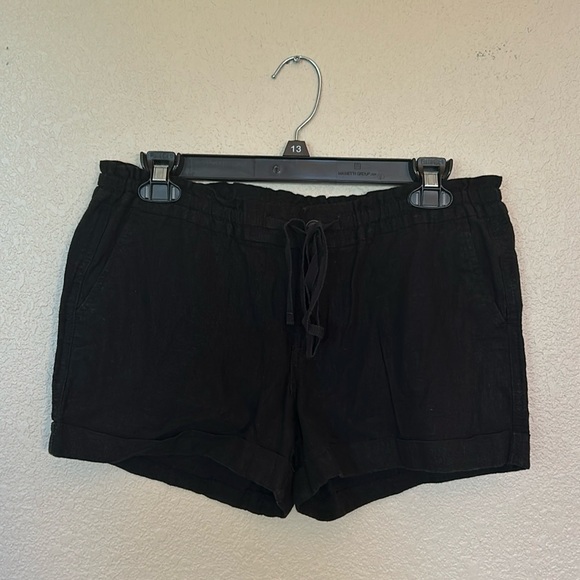 Women’s linen Old Navy black shorts size 6. - Picture 1 of 6